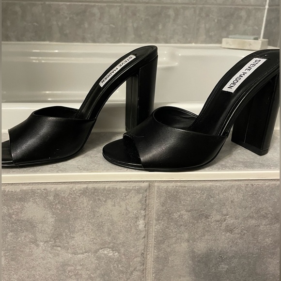 Steve Madden black heels - Picture 1 of 4
